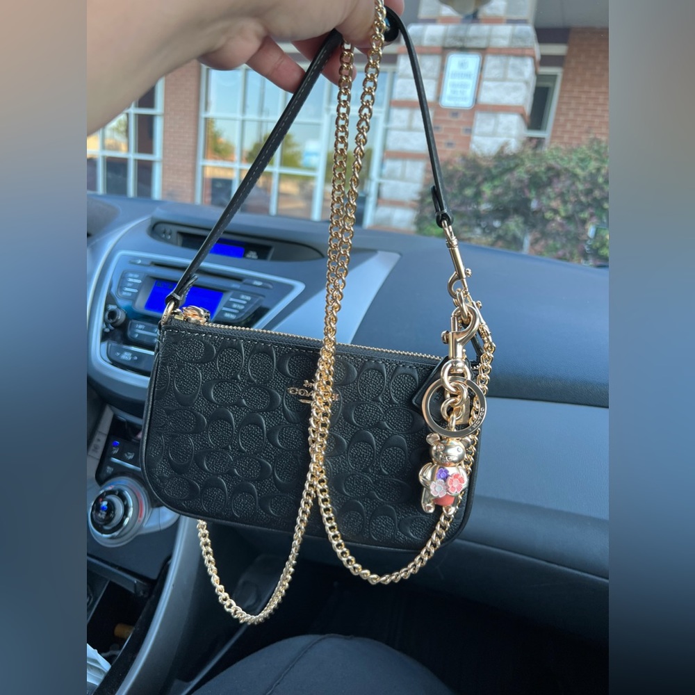 Black signature Nolita 19